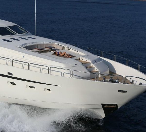 Motor yacht PLAN B - Cruising