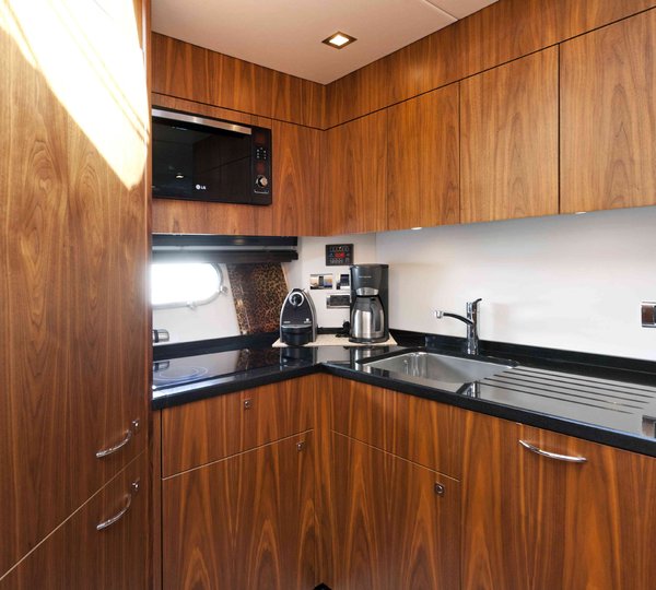 Motor yacht PULSAR - Galley