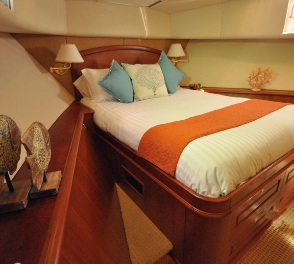 Motor yacht REFLECTIONS - VIP Cabin