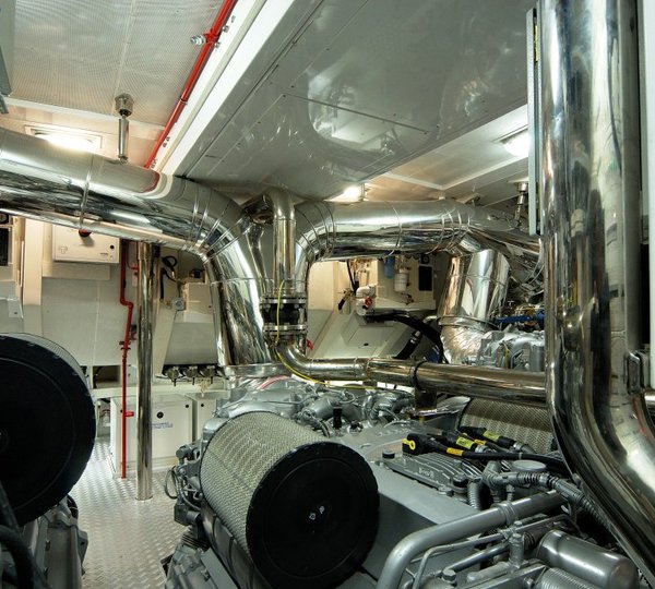 Motor yacht RG 512 -  Engine Room
