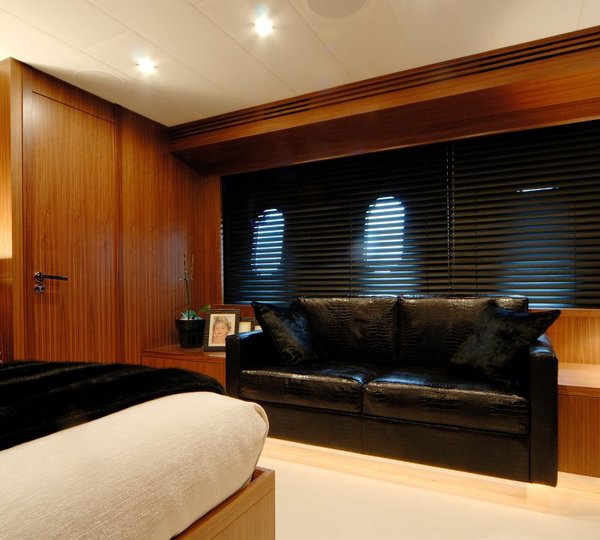 Motor yacht RG 512 -  Master Cabin Seating