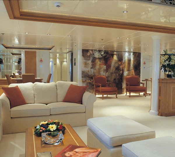 Motor yacht RM ELEGANT  - MAIN SALOON