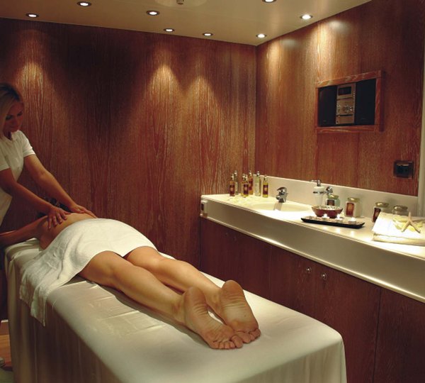 Motor yacht RM ELEGANT - MASSAGE