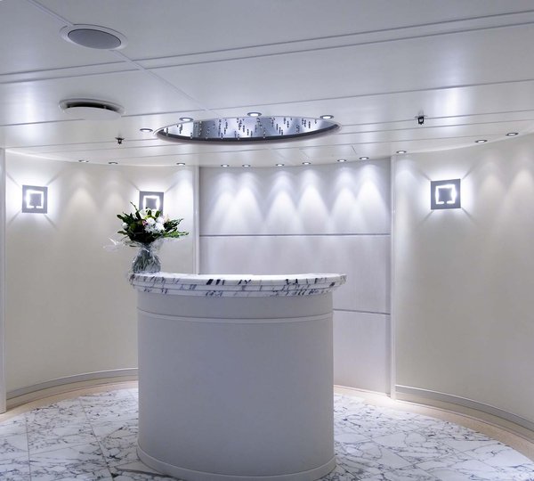 Motor yacht RM ELEGANT - Reception