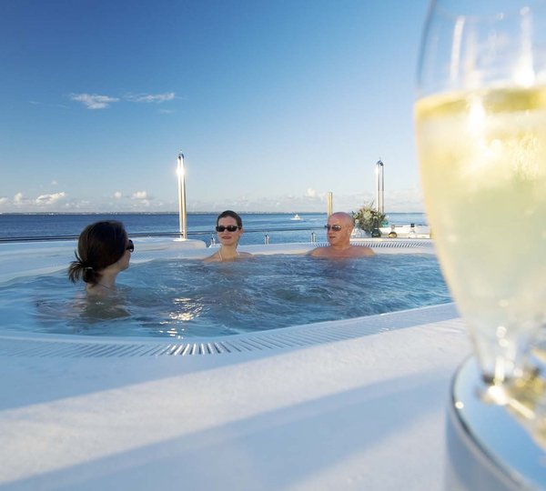 Motor yacht RM ELEGANT - Spa Pool