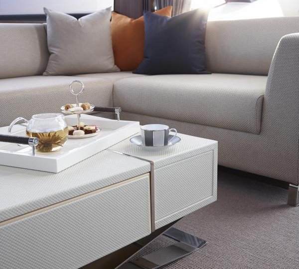 Motor yacht S72 - Saloon Detail