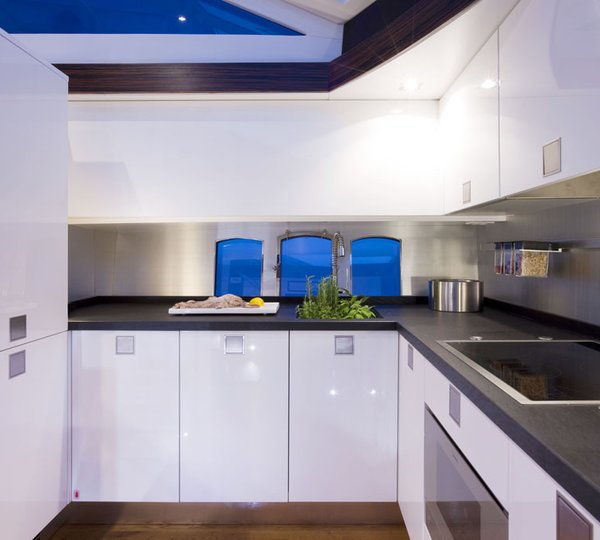 Motor yacht SCUDERIA -  Galley