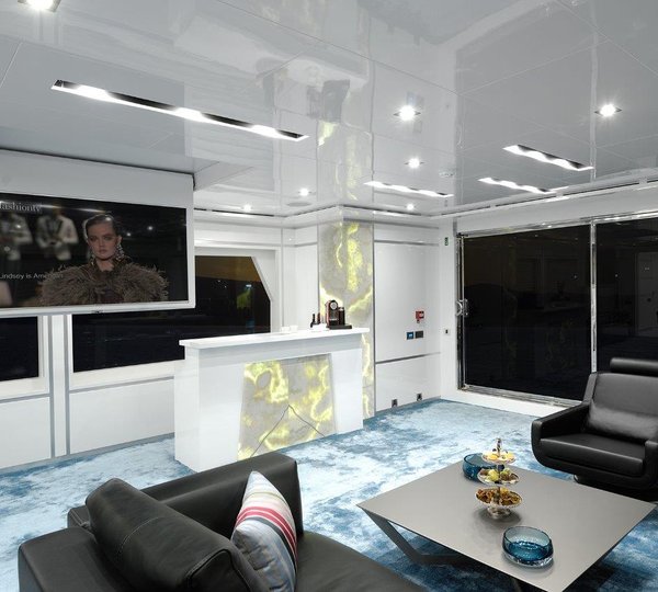 Motor yacht SERENITAS - Saloon 2