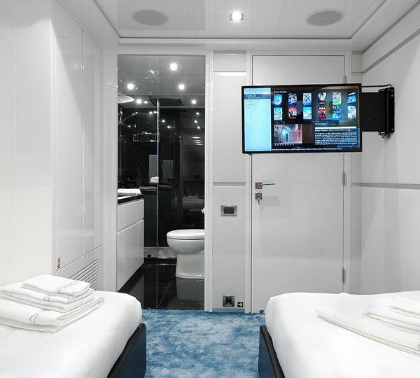 Motor yacht SERENITAS - Twin cabin