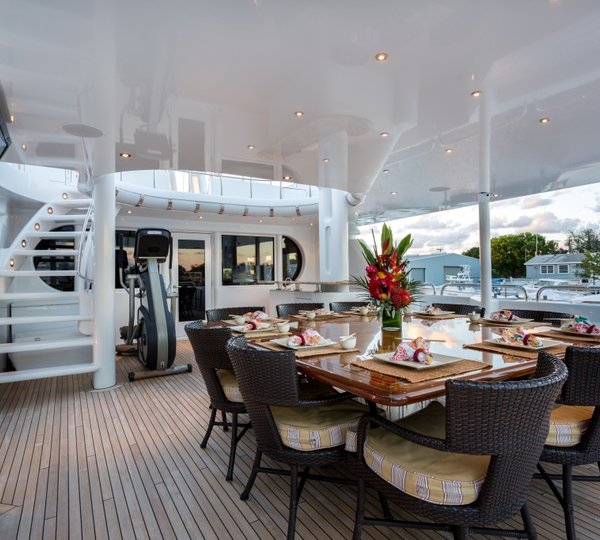 Motor yacht STARSHIP017