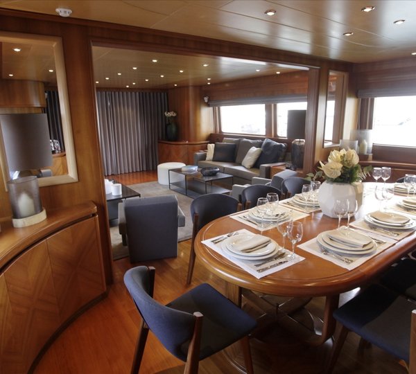 Motor yacht SUMMER DREAMS - Dining view