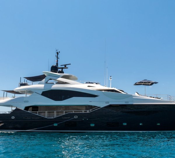 Motor yacht TAKE 5 - 001