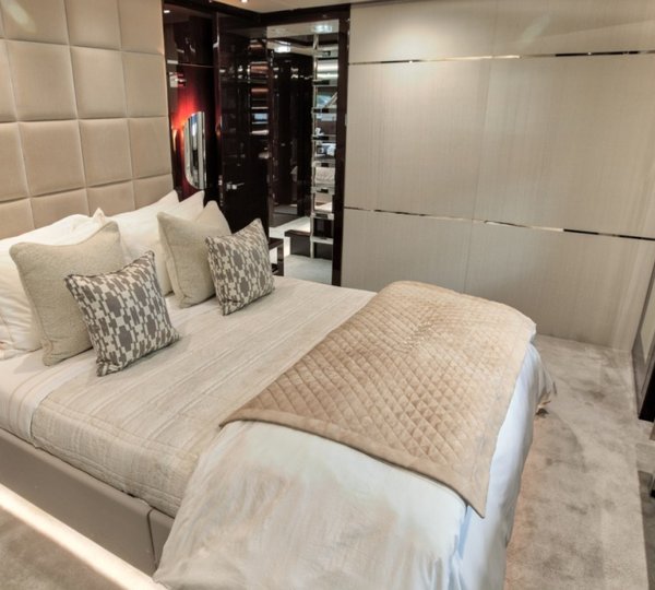 Motor yacht TAKE 5 - 009