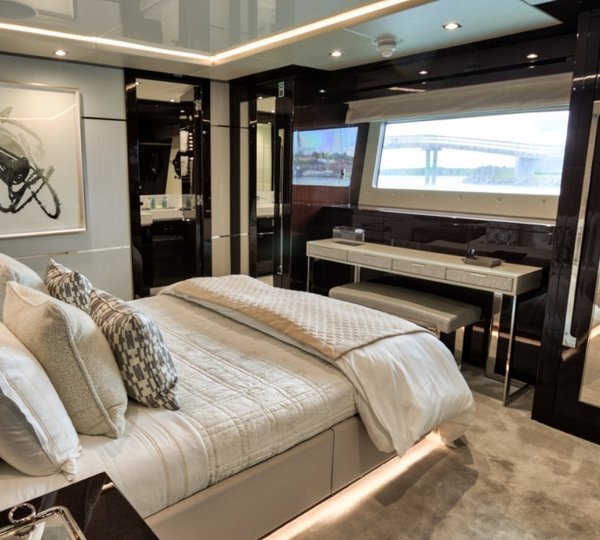 Motor yacht TAKE 5 - 010