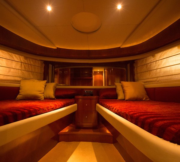 Motor yacht TIUNA - 013