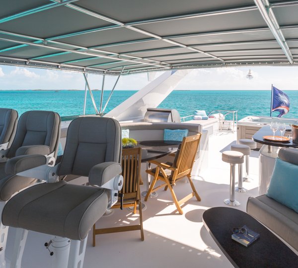 Motor yacht UNBRIDLED - 003