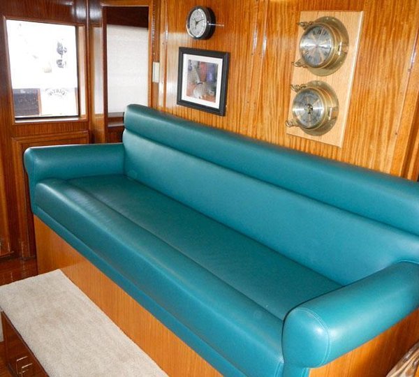 Motor yacht VIAGGIO - Pilothouse Seating