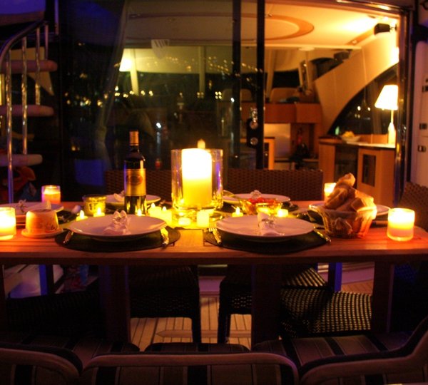 Motor yacht WAVE -  Al Fresco Dining at night