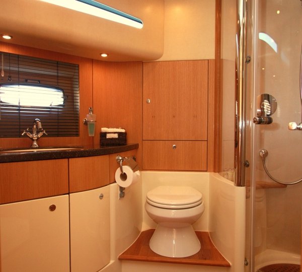Motor yacht WAVE -  Bathroom 2