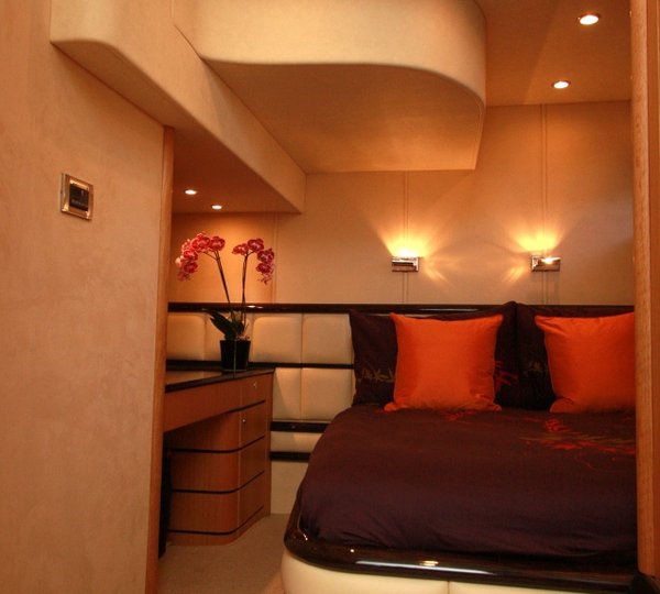 Motor yacht WAVE -  Double Cabin