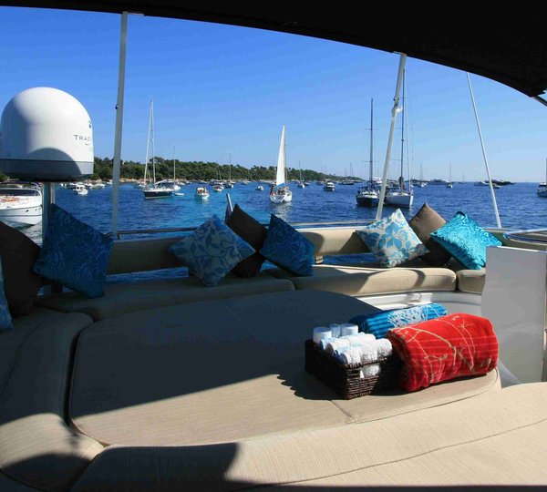 Motor yacht WAVE -  Flybridge