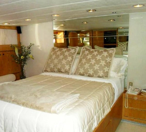 Motor yacht ZIA -  Master Cabin