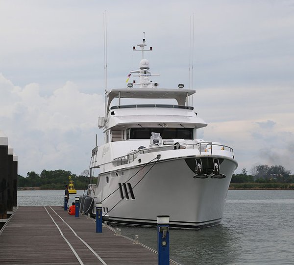 N86 superyacht Koonoona - front view