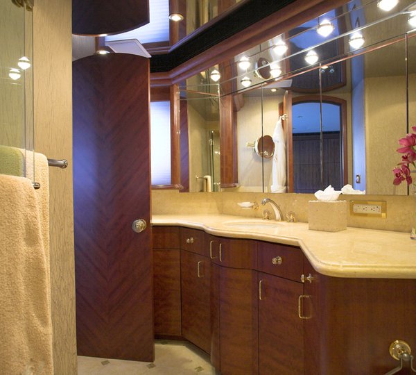 NAMOH - Master Ensuite