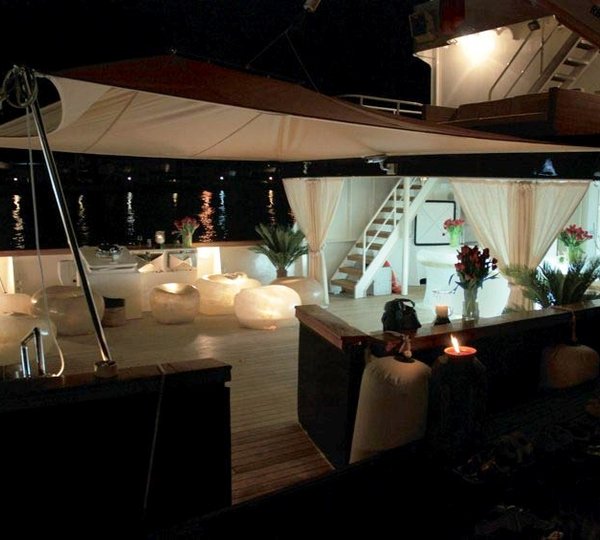 NAVE BARBARA -  At Night