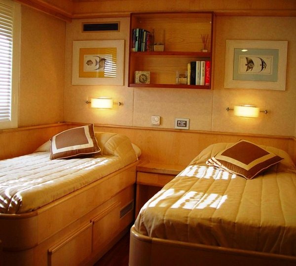 NAVE BARBARA - Twin Cabin