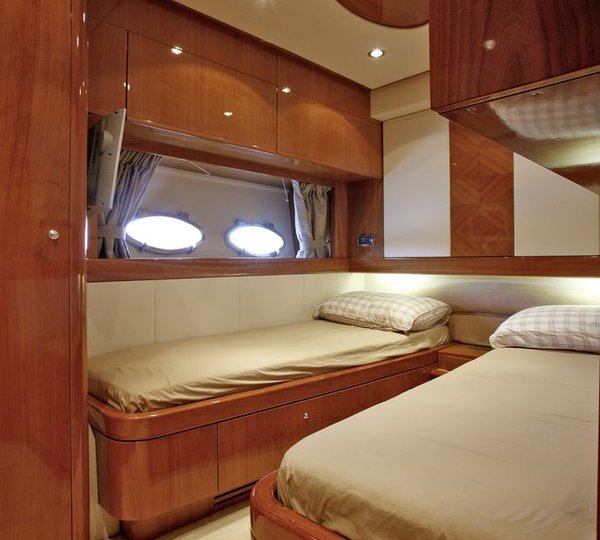 NELL MARE - Twin cabin