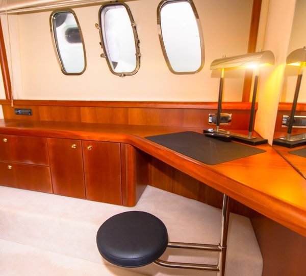 NIMADO - Master vanity