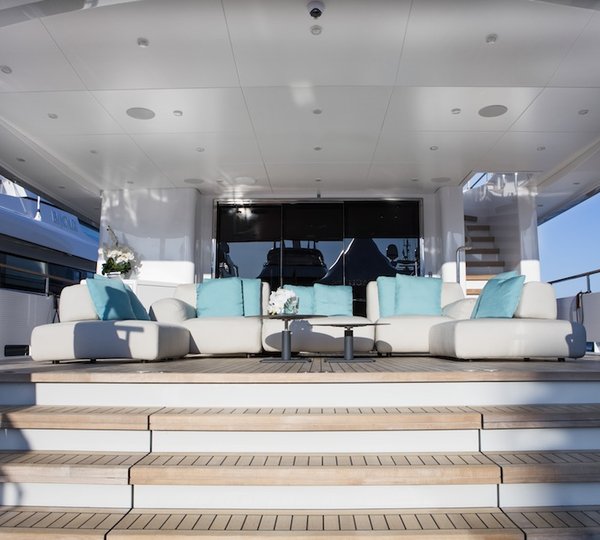 Narvalo - aft exterior deck