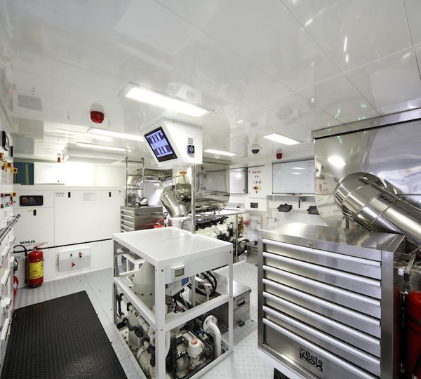 Narvalo - engine room