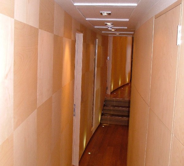 Nelson - The beautiful curved wooden corridor