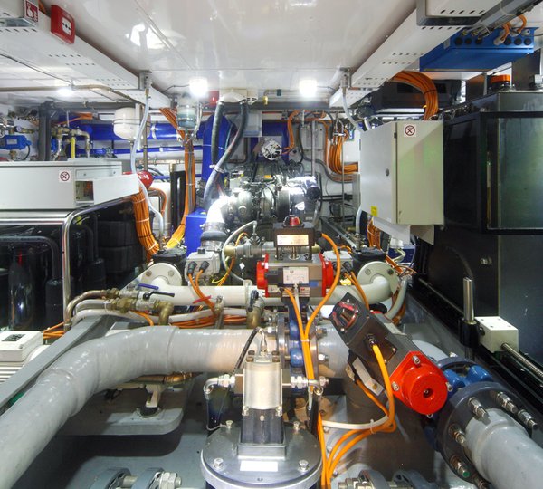 Nomade IV Yacht - Engine Room