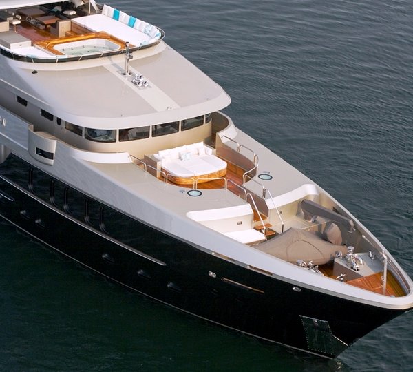 ODESSA -  Bow Detail