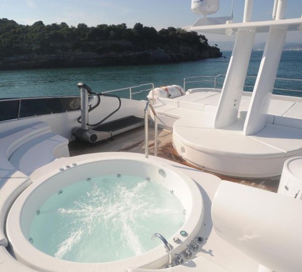 ODYSSEY - The Sundeck And Spa Pool