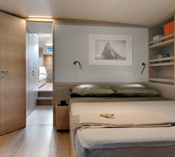 ONE SHOT - Double cabin 2