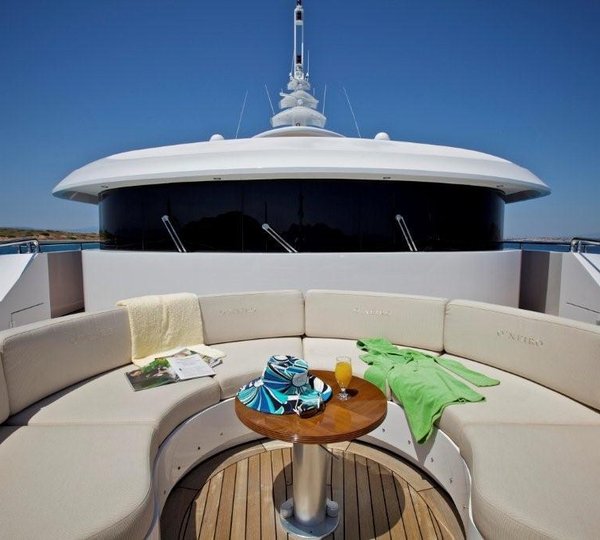 ONEIRO - Foredeck Seating