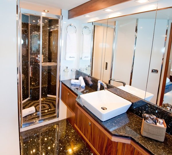 OOMKA -  Master Bathroom