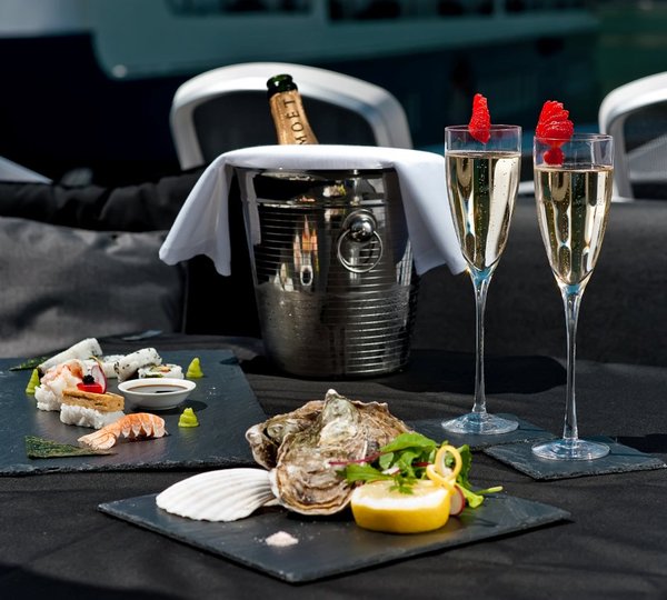 OOMKA -  Moet and Oysters