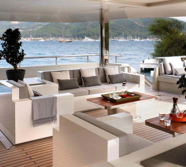 ORIENT STAR - Aft main deck