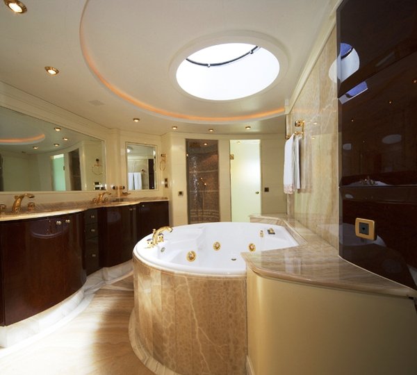 ORION -  Owners Bathroom
