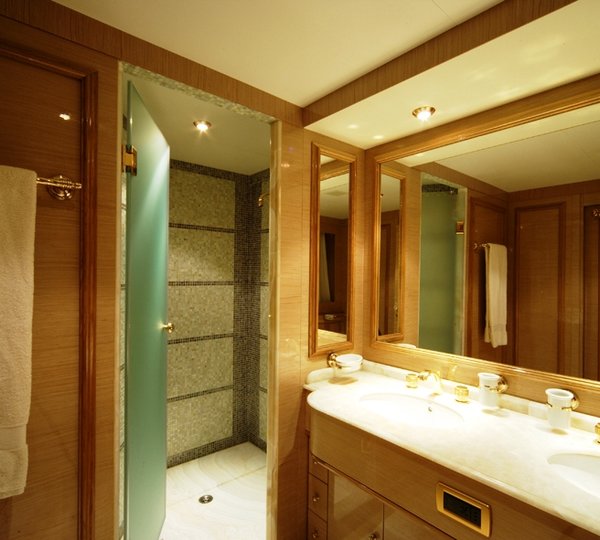 ORION -  Twin bathroom