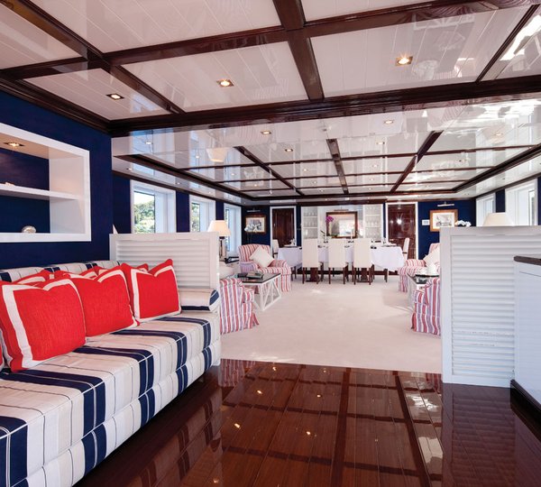 OXYGEN -  Main Salon 3