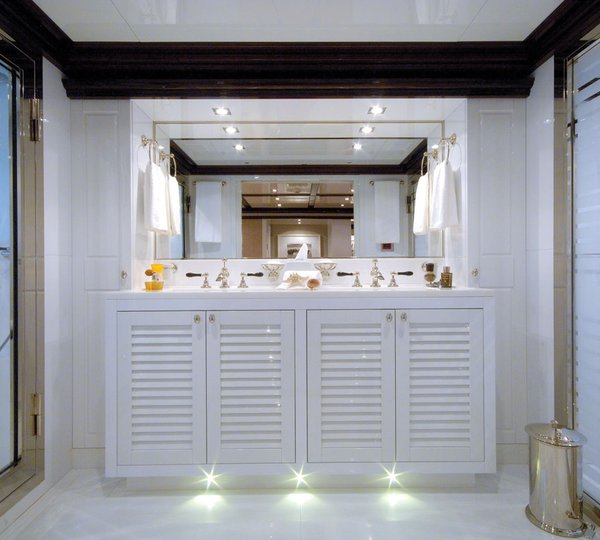 OXYGEN - Master Bathroom