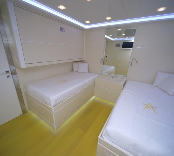 Ocean King 88 superyacht Irie Man - Twin Cabin