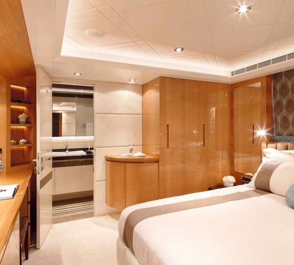 On board Horizon luxury yacht MUSES