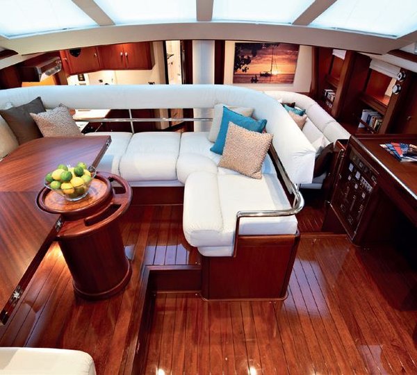 Oyster 82 TILLY MINT -  Upper Salon